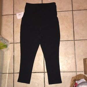 Maternity Cropped Leggings (NEW)!